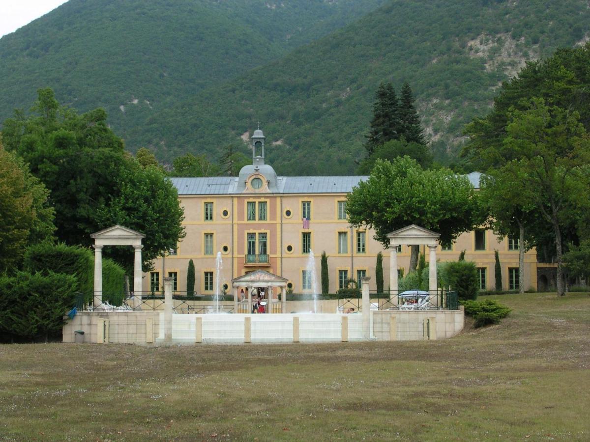 Appartement Chateau Des Gipieres Montbrun-les-Bains Bagian luar foto